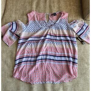 NWT New Directions Top Blouse Women’s Pink Floral Crochet Trim‎ Cold Shoulder XL